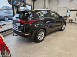 17 KIA SPORTAGE LX - Image 4