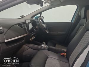 Renault Zoe R135 Z.E 50 GT Line CCS Rapid charge - Image 4