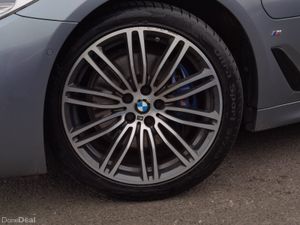 BMW 5 SERIES 530E M SPORT **HARMON/KARDON** - Image 2