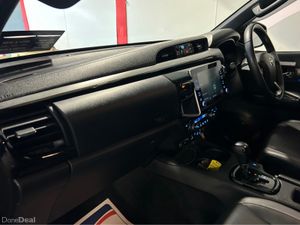 Toyota Hilux 2.8 INVINCIBLE AUTO 4DR A - Image 4