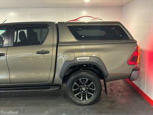 Toyota Hilux 2.8 INVINCIBLE AUTO 4DR A - Image 2