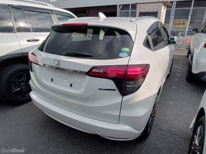 2018 Honda Vezel Hybrid Automatic - Image 3