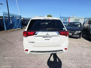 Mitsubishi Outlander 2.0 Hybrid Plug in 2018 - Image 4