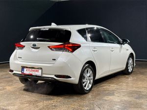 Toyota Auris 1.8L HYBRID - FACTORY ALLOYS - BLACK - Image 4