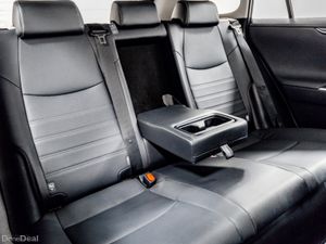 Toyota RAV4 SOL Hybrid Auto 220HP - Image 4