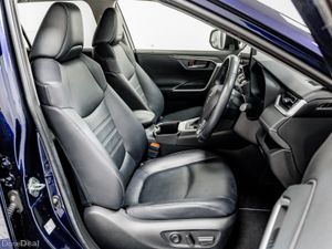 Toyota RAV4 SOL Hybrid Auto 220HP - Image 3