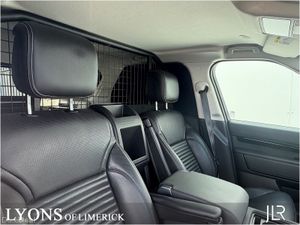 Land Rover Discovery 3.0D SE 2 Seater Commercial ( - Image 3