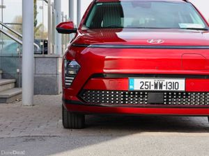 Hyundai KONA Kona EV Platinum 65kWh - Image 3