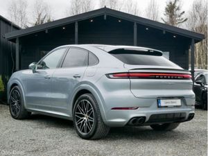 Porsche Cayenne E-Hybrid Coupe, HUGE SPEC/ IRISH C - Image 4