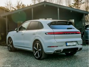 Porsche Cayenne V6 E-HYBRID 470BHP, HIGH SPEC, REA - Image 3