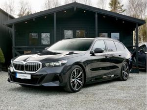 BMW 5-Series 530E M SPORT TOURING , TECH PACK, HUD - Image 3