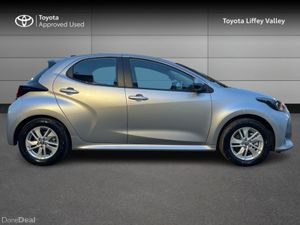 Toyota Yaris YARIS HYBRID 1.5 LUNA - Image 3