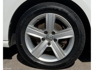 Volkswagen Golf 1.6 TDI MATCH BLUEMOTION 105PS 5 5 - Image 4
