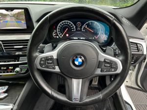 BMW 5-Series 523d M-SPORT COMPETITION TOURING ** H - Image 4