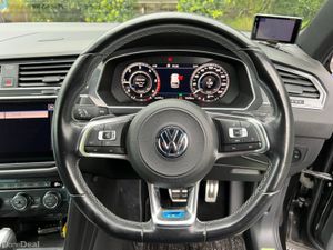 Volkswagen Tiguan R-LINE 4MOTION 2.0 TDI // HEADS- - Image 4