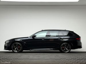 BMW 5-Series 530E M SPORT *HUGE SPEC* - Image 4