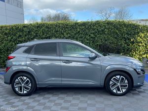 Hyundai KONA PREMIUM // APPLE CARPLAY/ANDROID AUTO - Image 2