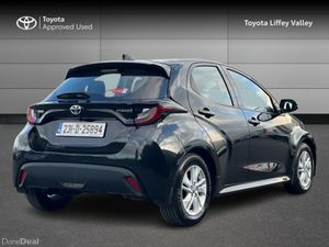 Toyota Yaris YARIS 1.5 HYBRID LUNA - Image 2