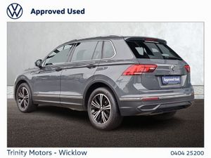 Volkswagen Tiguan ** STUNNING SUV ** DSG AUTOMATIC - Image 3