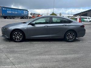 Vauxhall Insignia  ( NEW 2 YEAR NCT )!! - Image 4
