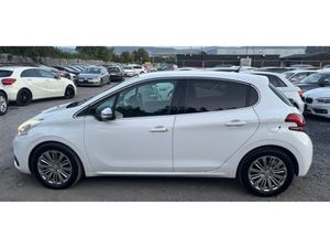 Peugeot 208 1.2 Automatic Low Mileage (8577) - Image 3