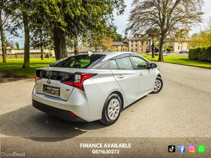 2020 Toyota Prius 1.8 Petrol Hybrid Automatic - Image 3