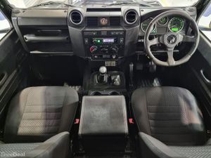 Land Rover Defender ** 110 ** CREWCAB 5 SEAT ** VE - Image 2