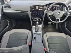 Volkswagen Golf ** HIGHLINE ** HUGE SPEC ** LOW KM - Image 2