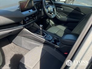 Nissan Qashqai SV 1.3 Petrol Mild Hybrid Manual - Image 4