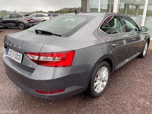 2022 Skoda Superb AMBITION 2.0 TDI 150HP DSG 5DR A - Image 4