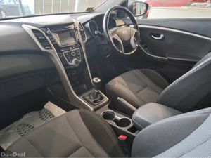 Hyundai i30 DELUXE - Image 4