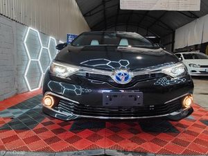 2016 Toyota Auris 1.8 Petrol Hybrid - Image 2