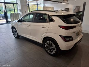 Hyundai KONA PREMIUM 39 kW- Only 11000 Km - Top Sp - Image 2