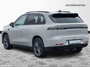 Leapmotor C10 DESIGN REEV 5DR AUTO HYBRID 985 KM R - Image 3