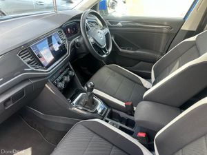 Volkswagen T-Roc SPORT 1.5TSI 150HP MANUAL - Image 3