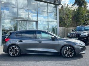 Ford Focus ST-Line Automatic Hatchback - Image 3