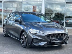 Ford Focus ST-Line Automatic Hatchback - Image 4
