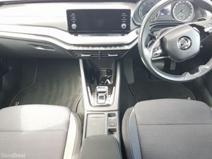 Skoda Octavia OCTAVIA AMB 1.0TSI MHEV 110HP DSG - Image 4