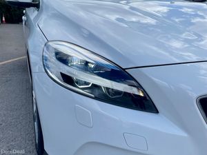 VOLVO V40 2018 R-DESIGN 2.0, DIESEL - Image 4