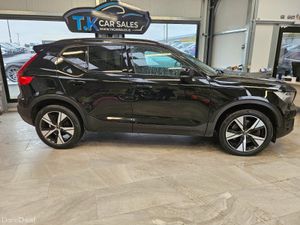 22 VOLVO  XC40 INSCRIPTION HYBRID - Image 2