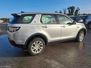 182 Land-Rover Discovery Sport 7 seater Auto - Image 3