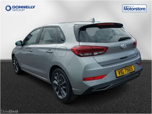 Hyundai i30 Hatchback Premium - Image 3