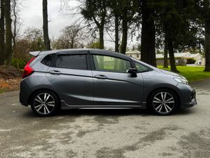 2018 Honda Fit 1.5 Hybrid Auto Top Spec Sensing - Image 4