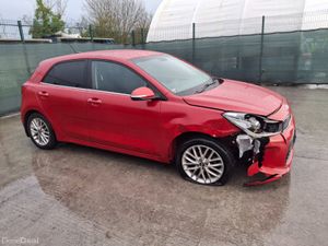 2019 Kia Rio Very Light Damage - Image 2