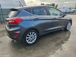 172 Ford Fiesta Titanium Light Damage - Image 3