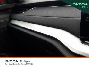 Skoda Octavia **TINY MILEAGE**STYLE SPEC**PETROL** - Image 3