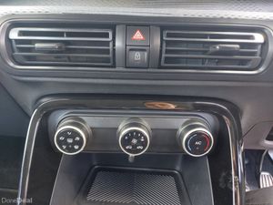 Citroen C3 PLUS PURETECH 100 MY30 4DR - Image 2
