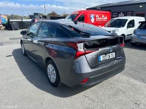 2022 Toyota Prius 1.8L Hybrid Automatic Low Miles - Image 3