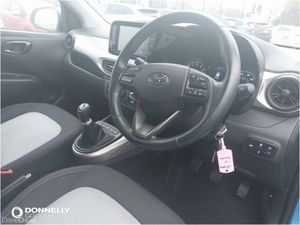 Hyundai i10 Hatchback Premium - Image 4