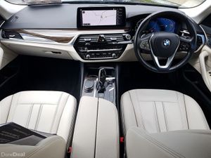 BMW 5-Series 520d SE - Image 4